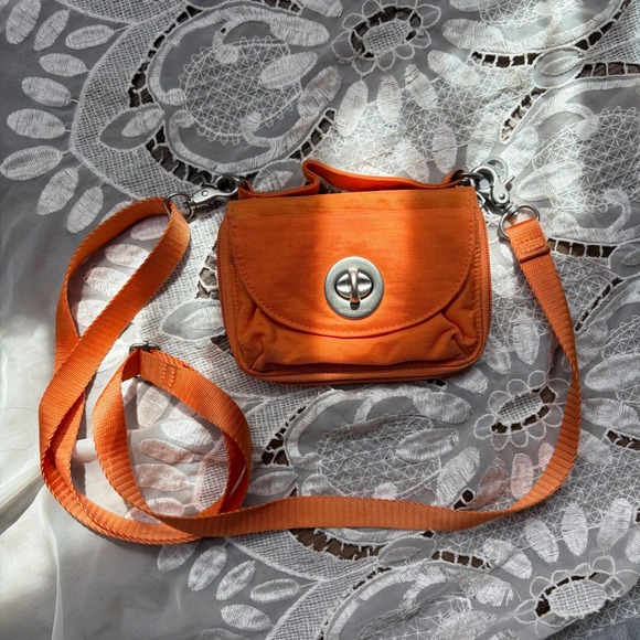 Baggallini Handbags - Baggallini Orange Nylon Crossbody Wallet Bag Turn Lock Travel Organizer